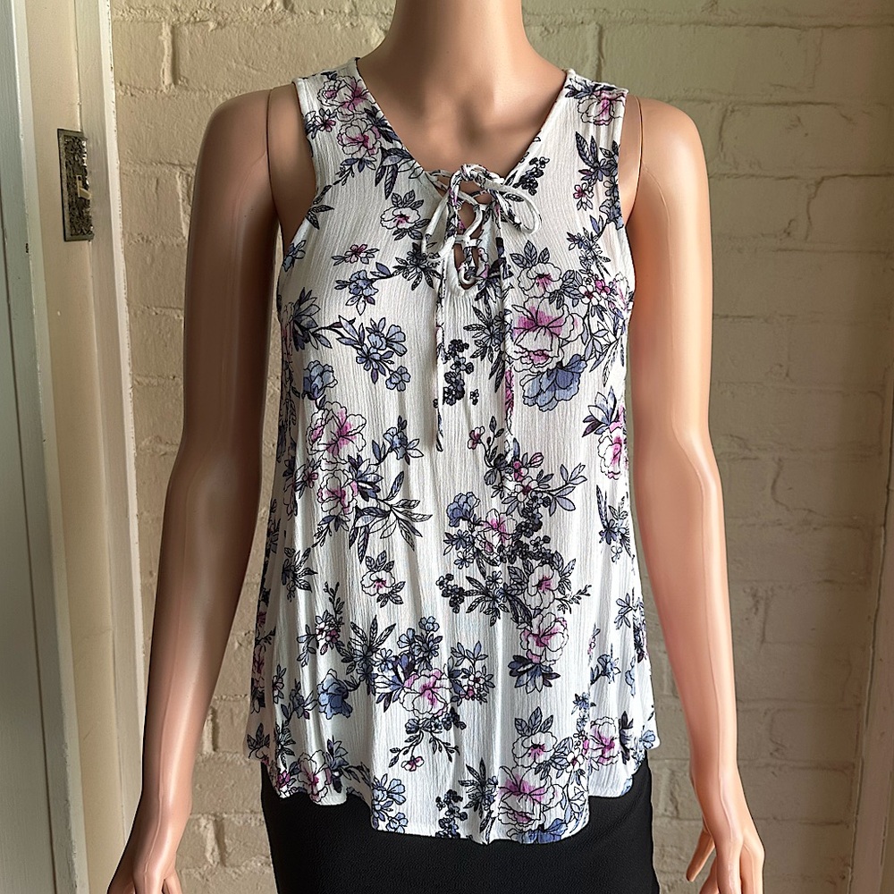 Hippie Rose size small white blue and purple floral summer tank top blouse